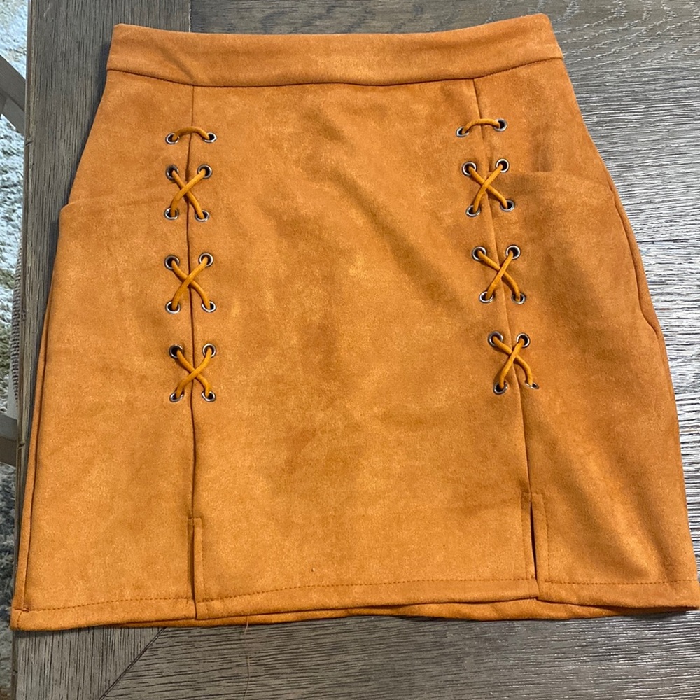 Medium suede high waisted skirt